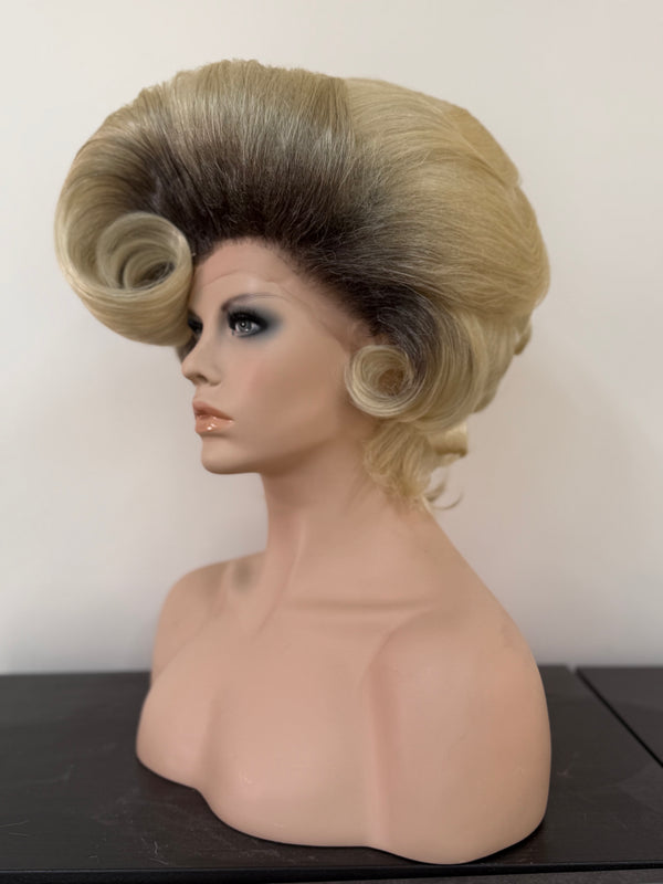 PRE STYLED WIG 31