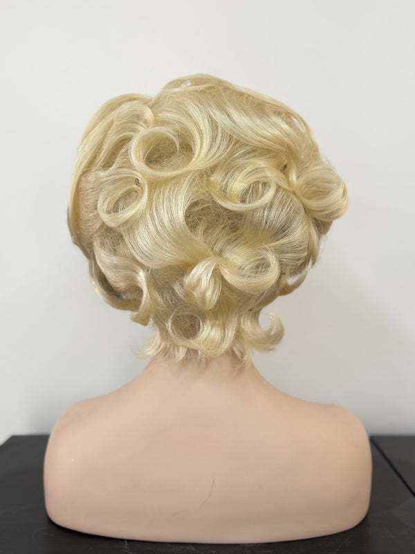 PRE STYLED WIG 31