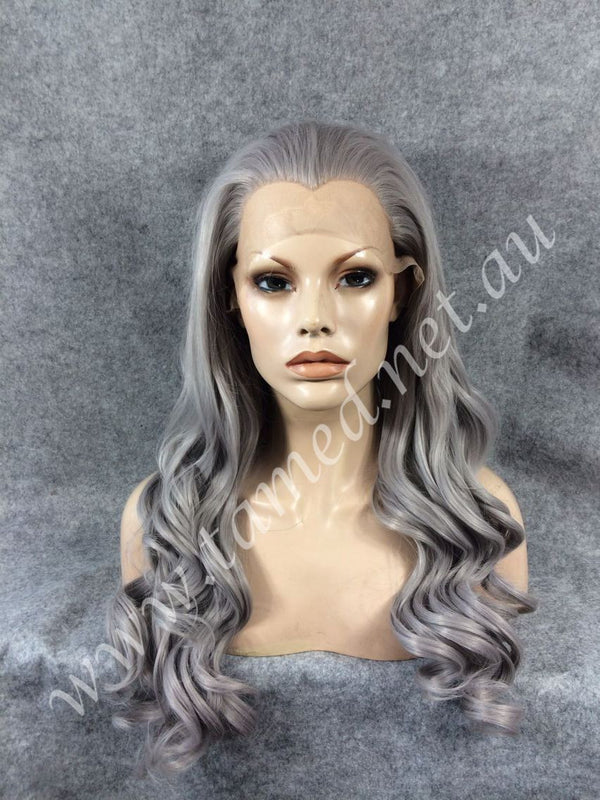 NICCI GRAPHITE - Tamed wigs and makeup