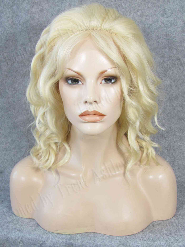 CARRIE MIKADO - Tamed wigs and makeup
