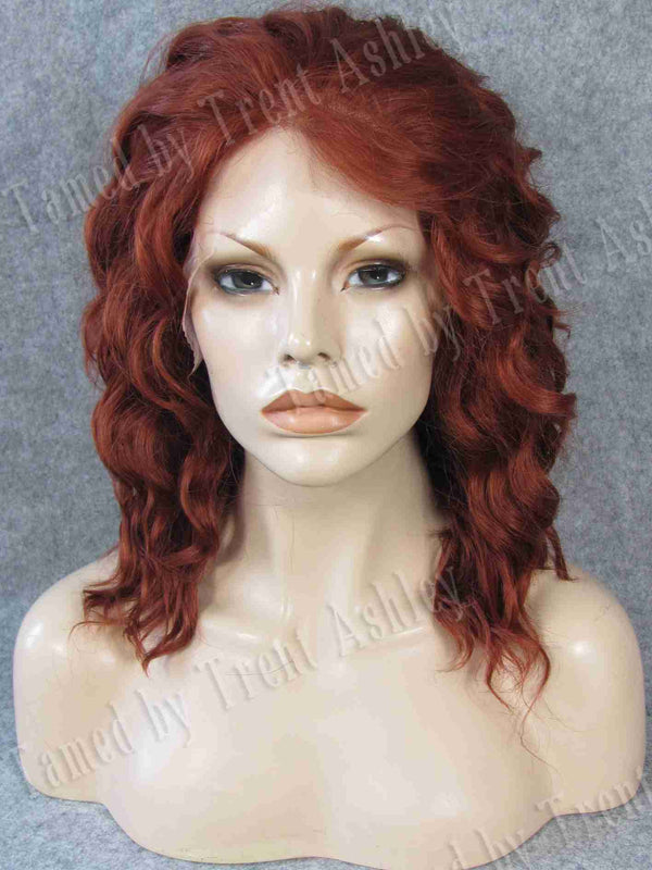 CARRIE AURORA - Tamed wigs and makeup