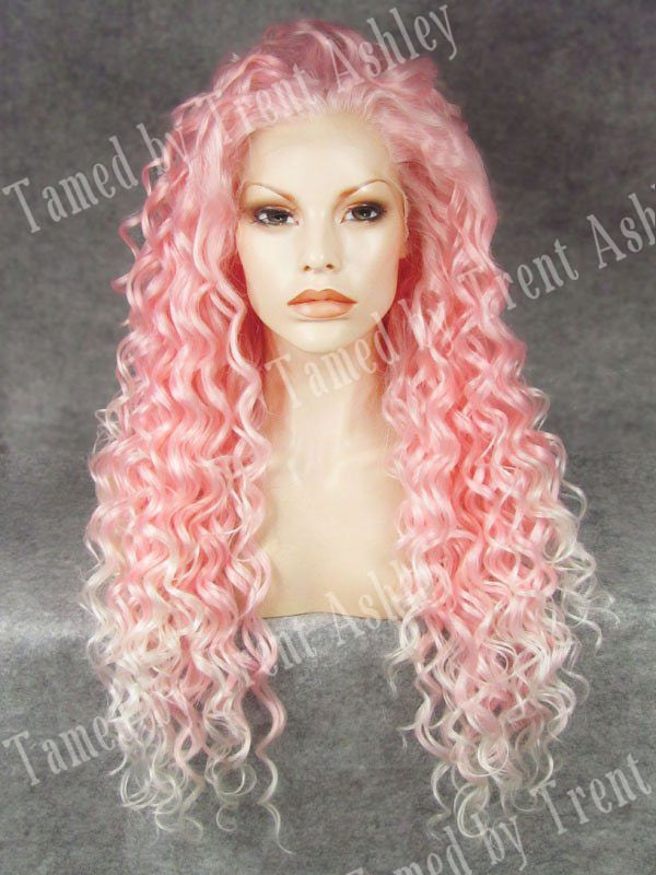 DIANNA PINK KISSES - Tamed wigs and makeup