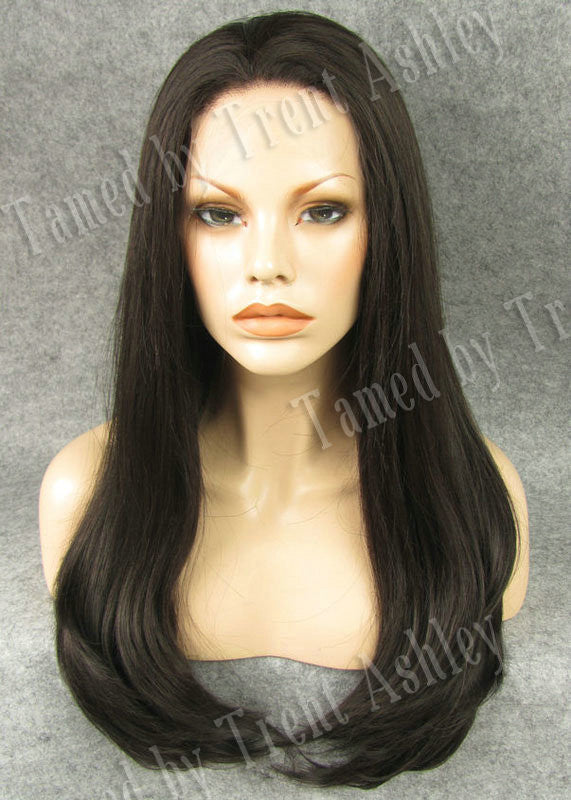 ALYSSA COCO - Tamed wigs and makeup