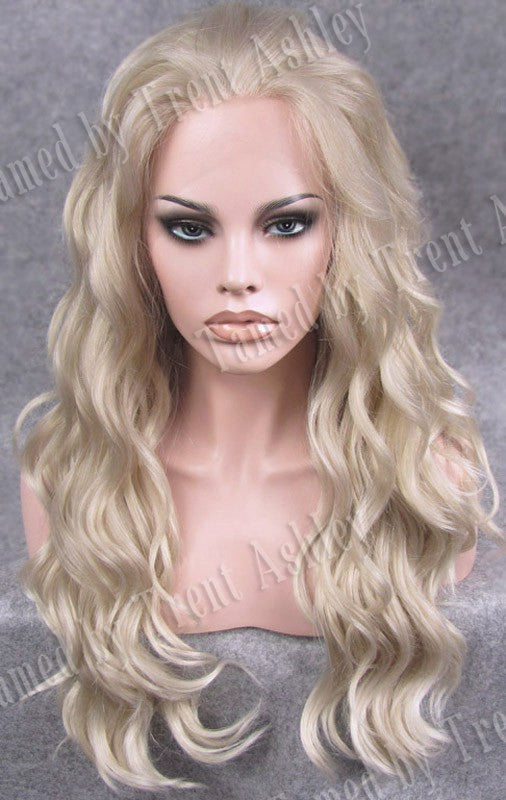 HEIDI FEMME FATAL - Tamed wigs and makeup